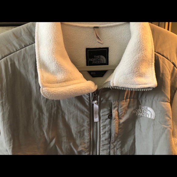 The North Face white/grey fleece jacket - Picture 2 of 3